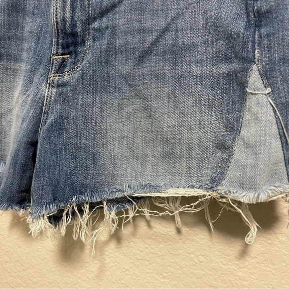 Frame Women Le Vintage Denim Shorts 25" Light Wash
Cut Off Distressed High Rise - Picture 3 of 6